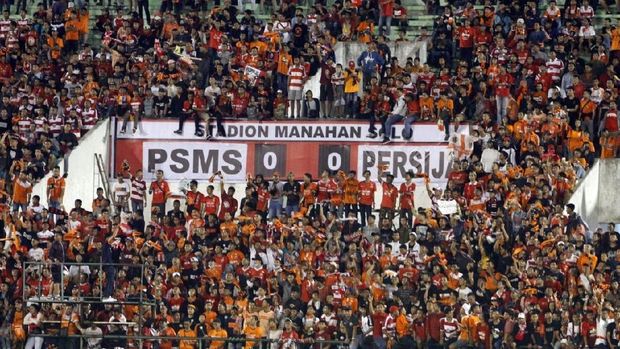 Jakmania sudah bersorak di awal laga berkat gol dari Marko Simic.