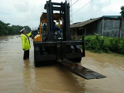 Polisi Alihkan Kendaraan ke Anyer dan Cilegon via Jalur Alternatif