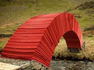 Ada Jembatan Terbuat dari Kertas, Kuat Enggak Ya?