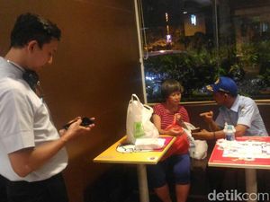 Mirah Diangkut Dinsos Jakut karena Sering Tidur-Mandi di Restoran