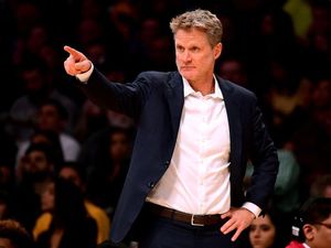 Torehan Istimewa Steve Kerr Saat Warriors Kalahkan Spurs