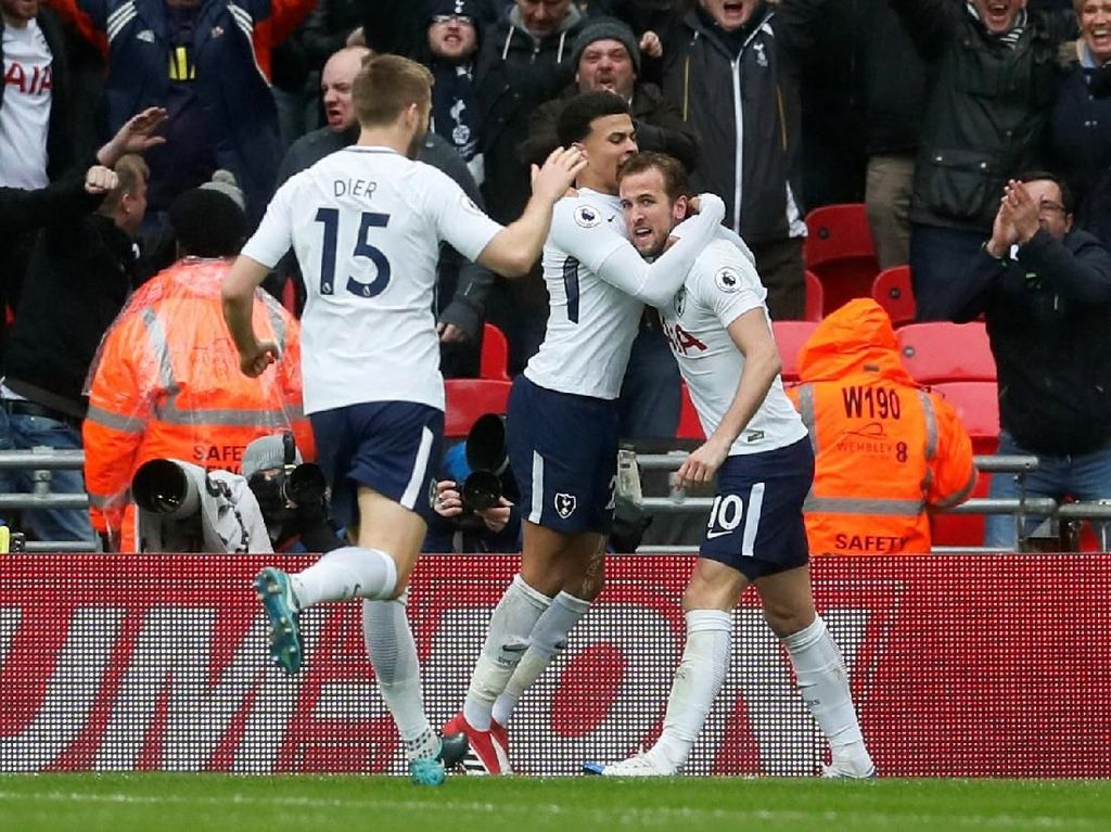 Kane Enggan Pikirkan Tottenham yang Pasif di Musim Panas Kane Enggan Pikirkan Tottenham yang Pasif di Musim Panas