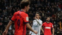 Saat menjamu Sociedad, Madrid memetik kemenangan 5-2. Cristiano Ronaldo menjadi bintang lapangan dengan hat-trick yang dibukukan. (Foto: Sergio Perez/Reuters)