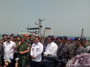 Panglima, Bamsoet hingga Buwas Tinjau Kapal Pengangkut 1 Ton Sabu Panglima, Bamsoet hingga Buwas Tinjau Kapal Pengangkut 1 Ton Sabu