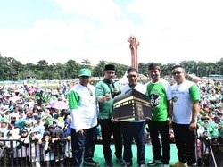 Romi Goyang Warga Bandung Bareng Ridwan Kamil dan Uu