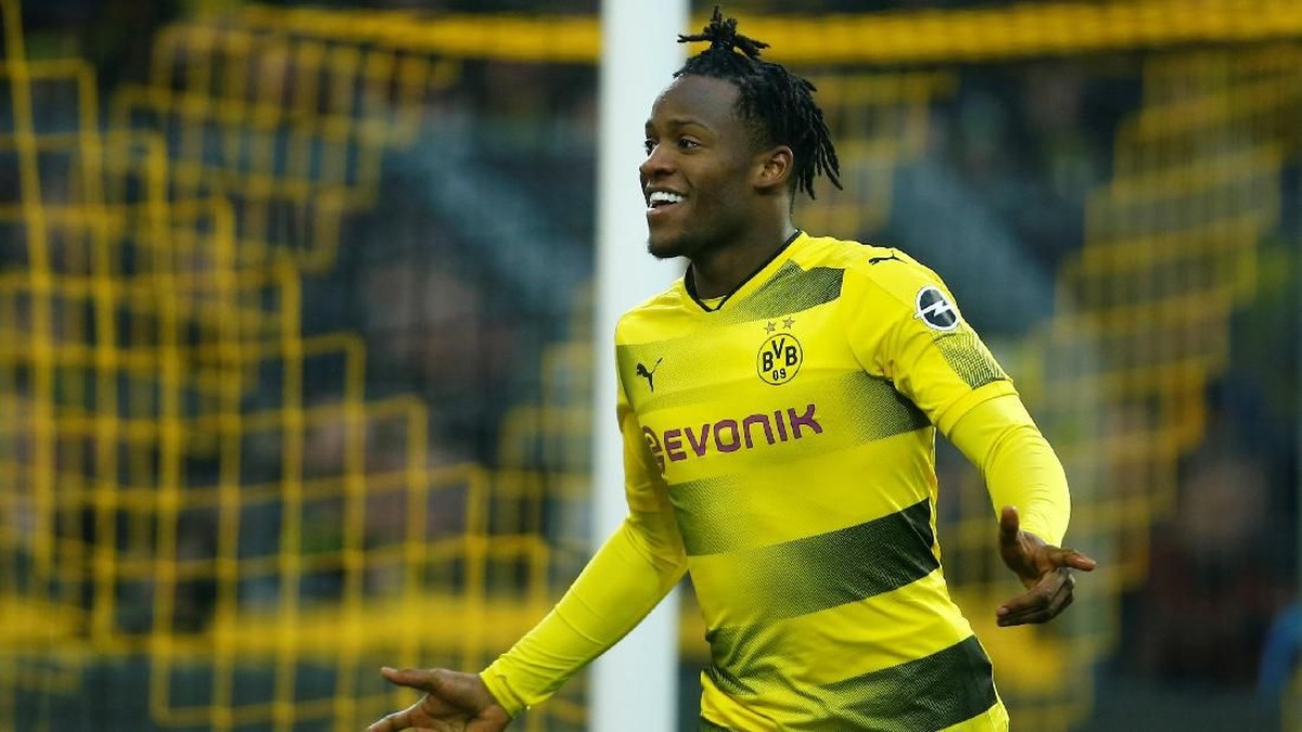 Marco Reus berharap Michy Batshuayi akan bertahan di Borussia Dortmund (Foto: Leon Kuegeler/REUTERS)