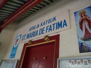 Gereja Santa Maria de Fatima, Bukti Kedermawanan Saudagar Tionghoa Gereja Santa Maria de Fatima, Bukti Kedermawanan Saudagar Tionghoa