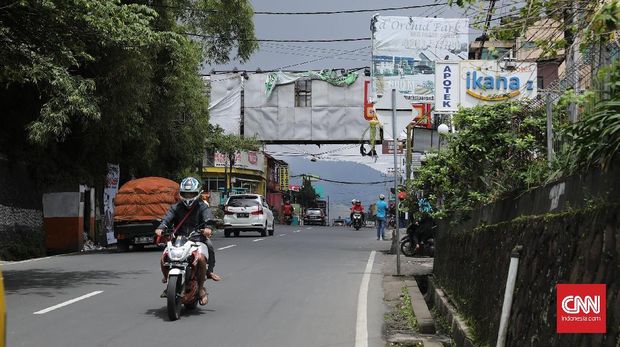Akhir Pekan 'Sendu' di 'Kota Mati' Cipanas Puncak