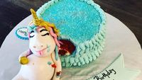 Ini Dia 9 Kue Tema Unicorn Kekenyangan yang Bikin Gemas!