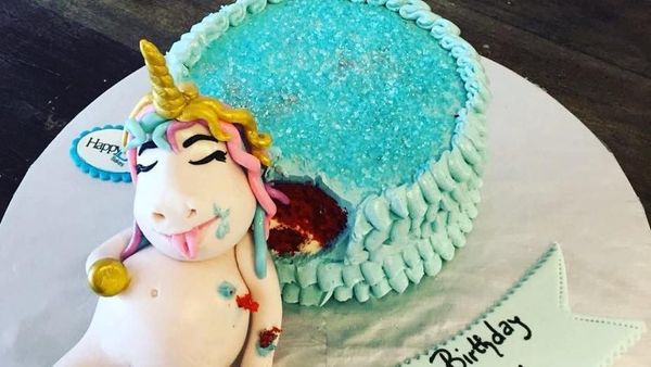 Ini Dia 9 Kue Tema Unicorn Kekenyangan yang Bikin Gemas!