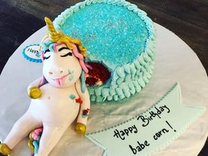 Ini Dia 9 Kue Tema Unicorn Kekenyangan yang Bikin Gemas!