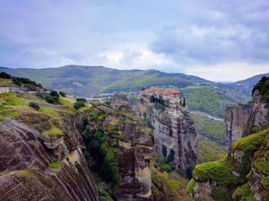Meteora, Biara di Atas Langit Yunani