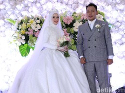 Vicky Prasetyo dan Angel Lelga Gelar Resepsi Kedua di Disneyland