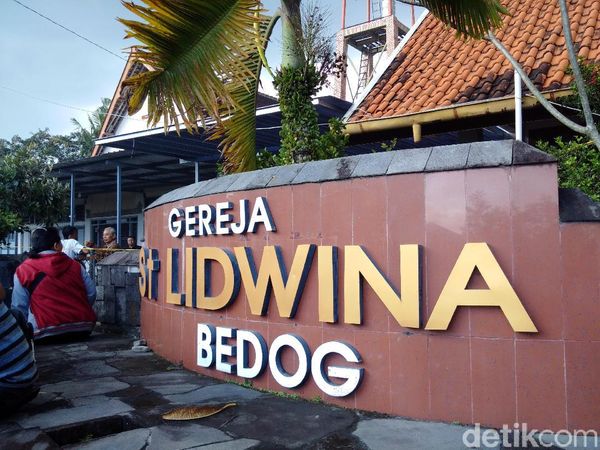 Foto: Kondisi Gereja Lidwina Sleman Sehari Setelah Penyerangan