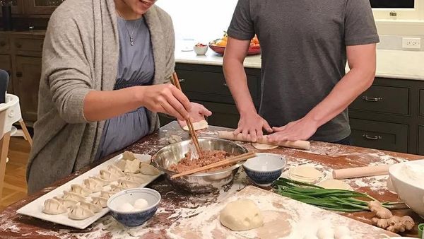 Begini Gaya Mark Zuckerberg, Bos Facebook Bersama Makanan