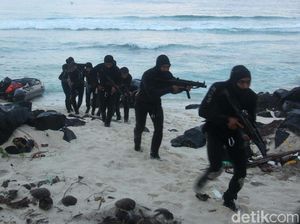 Melihat Aksi Pasukan Intai Amfibi Marinir di Pulau Miangas