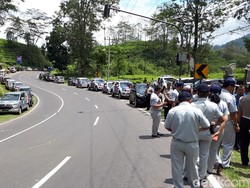 Usut Kecelakaan Bus Maut, Polisi Olah TKP di Tanjakan Emen