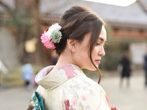 So Pretty! Gaya Shandy Aulia Kenakan Kimono di Jepang