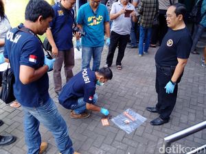 Polisi Amankan Pedang yang Dipakai Serang Gereja Lidwina Sleman Polisi Amankan Pedang yang Dipakai Serang Gereja Lidwina Sleman