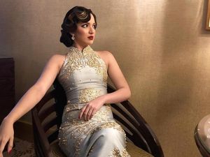 Foto: Jelang Imlek 2018, Nia Ramadhani Seksi Bergaun Cheongsam