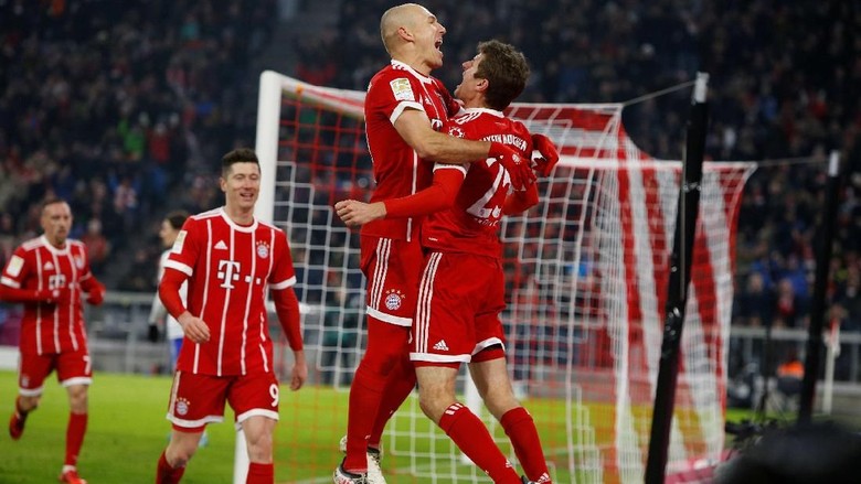 Bayern Atasi Schalke 2-1 Bayern Atasi Schalke 2-1