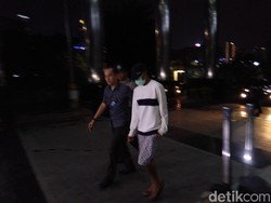 Pria yang Terkait OTT Bupati Ngada Tiba di KPK