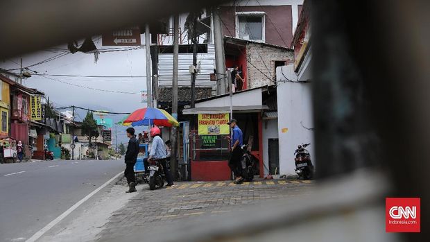 Akhir Pekan 'Sendu' di 'Kota Mati' Cipanas Puncak