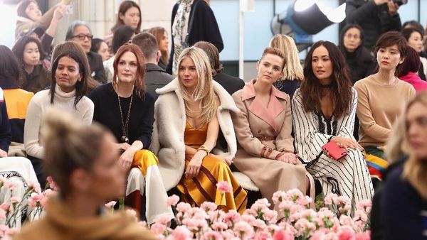 Foto: Artis Dunia di Front Row New York Fashion Week, Siapa Termodis?