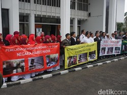 Puluhan Guru Kecewa Sidang Gugatan Ponpes Al Zaytun Ditunda
