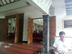 Sebelum Serang Gereja, Suliono Terekam CCTV Menginap di Musala