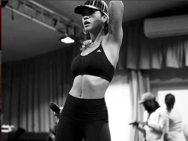 Mau Punya Perut Ramping dan Tubuh Seksi Ala Rita Ora? Ini Olahraganya