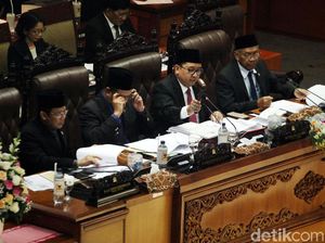 DPR Sahkan Revisi UU MD3