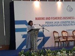 Bergaun Putih, Susi Buka Forum Bisnis Perikanan dan Kelautan