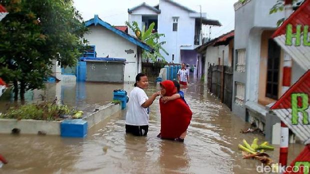 Banjir Rendam 3 Kecamatan di Brebes, 2 Warga Tewas