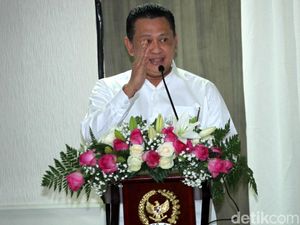 Bamsoet Khawatir Perang Tagar Jokowi Vs Prabowo Usik Kedamaian Bamsoet Khawatir Perang Tagar Jokowi Vs Prabowo Usik Kedamaian