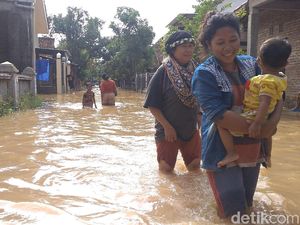 Seribuan Rumah di Astanajapura Cirebon Terendam Banjir