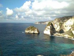 Penat Akan Rutinitas? Nusa Penida Jawabannya