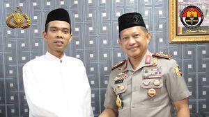 Momen Pertemuan dan Jabat Tangan Kapolri dengan Ustaz Abdul Somad