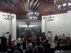 Wapres JK Terima Penghargaan dari World China Economic Summit