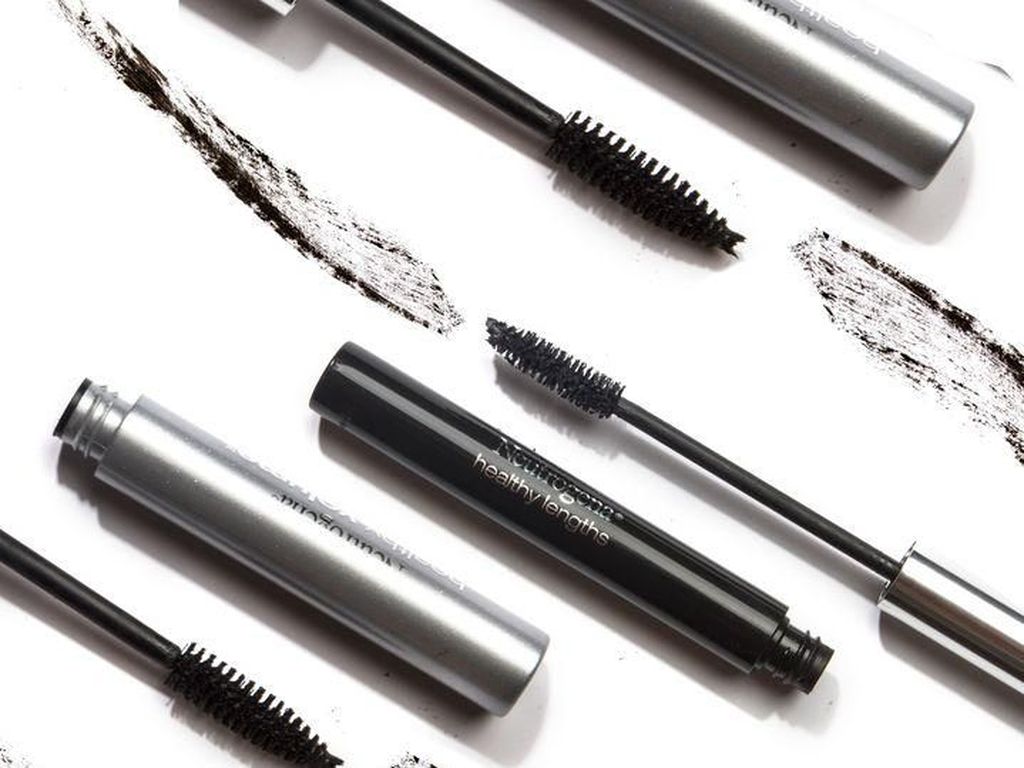 3 Kesalahan Umum Pakai Maskara Menurut Makeup Artist 3 Kesalahan Umum Pakai Maskara Menurut Makeup Artist