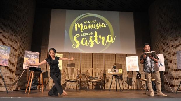 Seno Gumira Ajidarma hingga Budi Darma Ngobrol 'Menjadi Manusia dengan Sastra' 