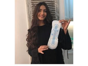 Foto: Ketika Para Artis Bollywood Pamer Foto dengan Pembalut