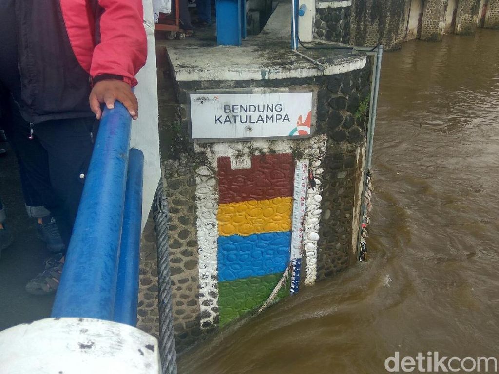 Sempat Siaga 2, Ketinggian Air di Katulampa Turun Jadi Waspada Sempat Siaga 2, Ketinggian Air di Katulampa Turun Jadi Waspada