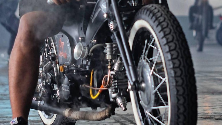 Si Sawunggaling Honda Astrea 800