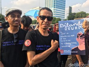 Foto: Ada Dilan di Aksi Tolak RUU KUHP di DPR