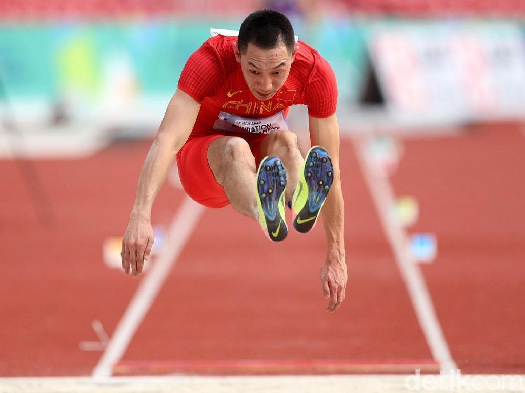 Raih Emas, Begini Aksi Atlet Lompat Jauh China Yaoguang Zhang