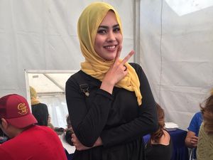 Mimpi Disalatkan, Kartika Putri Mantap Berhijab