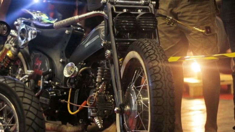 Si Sawunggaling Honda Astrea 800