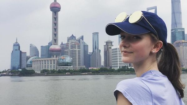 Foto: Liburannya Model Cantik yang Dikira Boneka