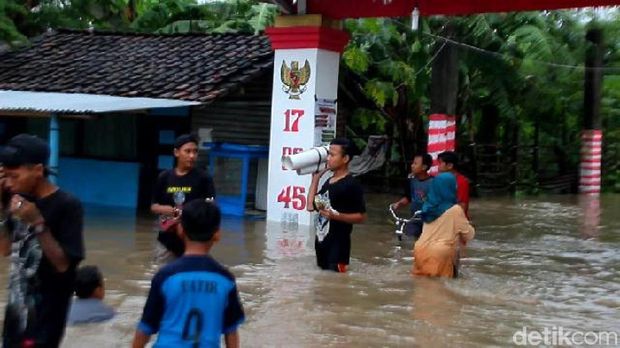 Banjir Rendam 3 Kecamatan di Brebes, 2 Warga Tewas